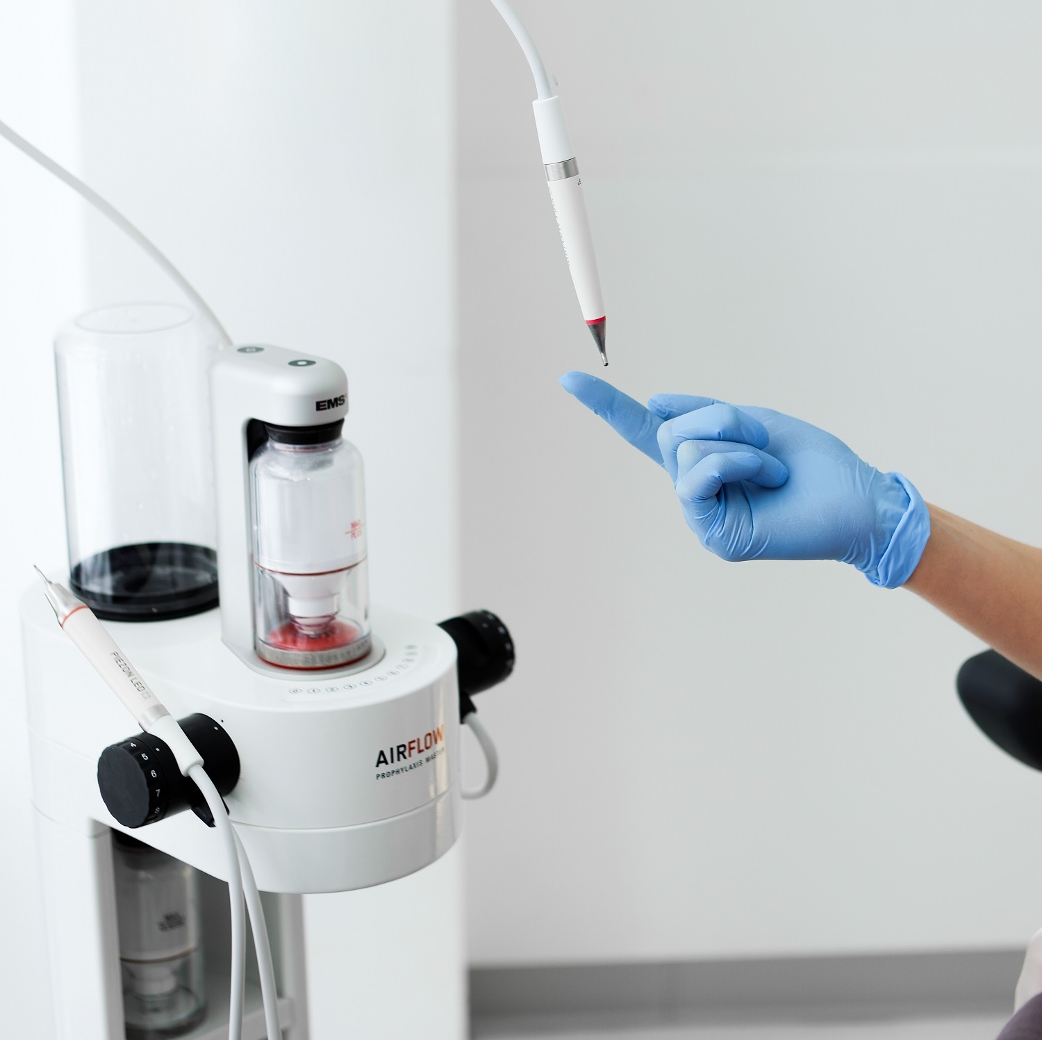 Стоматолог-гігієніст та пародонтолог у Львові