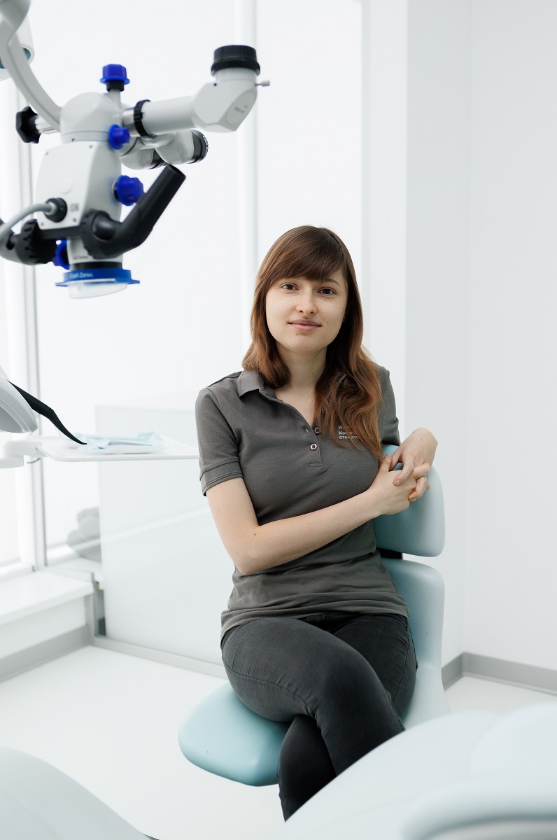 Лікар Жанна, стоматолог-реставратор Космічного стоматологічного центру у Львові